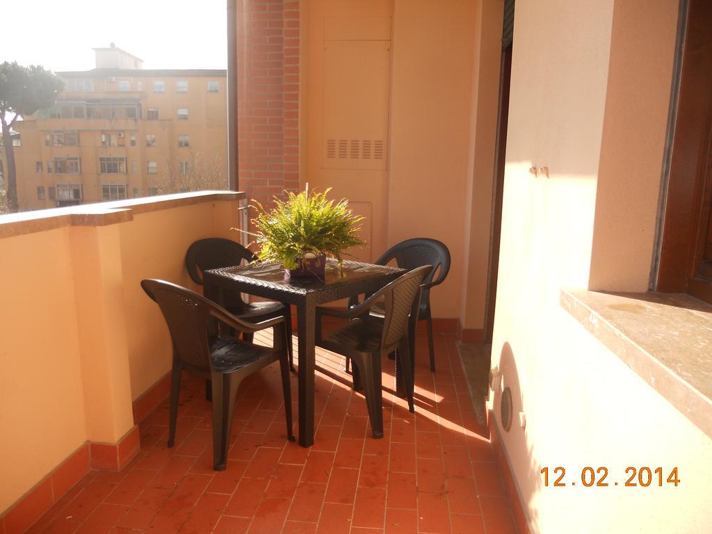 Apartment Via Delle Torri Pisa Szoba fotó