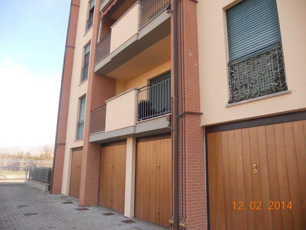 Apartment Via Delle Torri Pisa Szoba fotó
